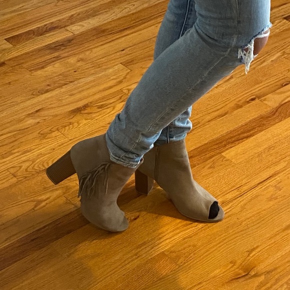 Heeled Fringe Ankle Booties - Picture 3 of 8